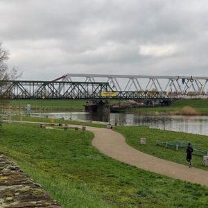 Nowy most nasunięty nad Odrę w Opolu