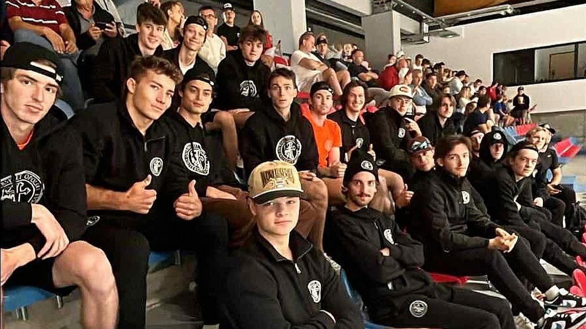 Hokeiści na lodzie United Opole łatwo nie mają, ale są już w połowie sezonu….