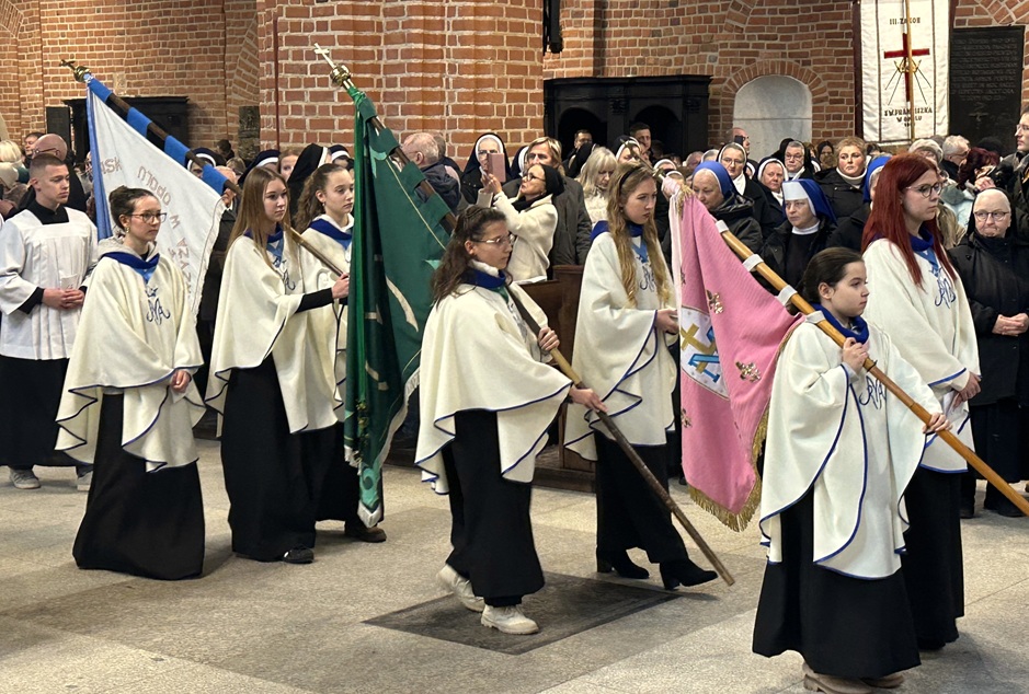 Rok Jubileuszowy w diecezji opolskiej zakończony. Tłum wiernych w katedrze