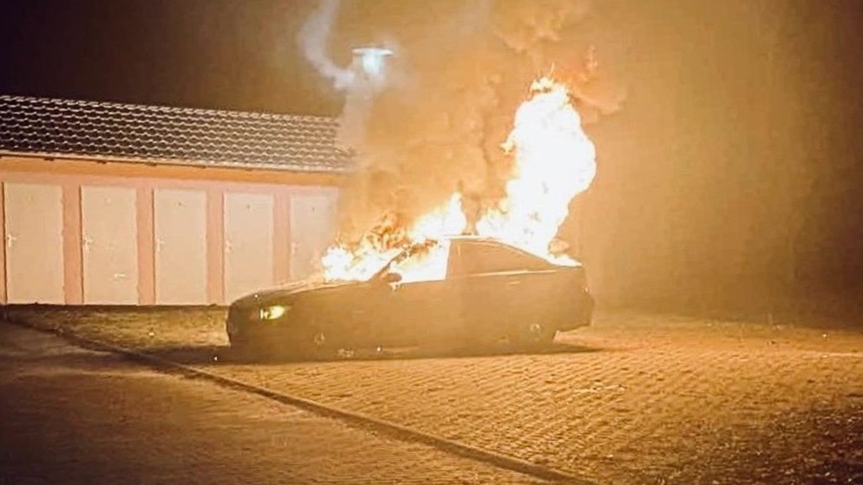 Para puściła BMW z dymem. Wszystko przez zatarg z właścicielem auta