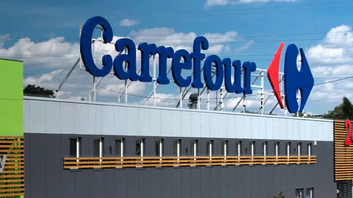 Państwo kupi sieć Carrefour? Pomysł PSL dzieli polityków choćby tej partii