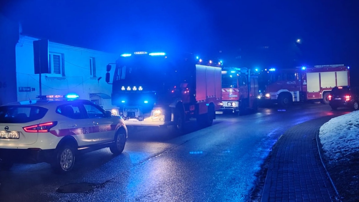 Tragiczny pożar w Otmuchowie. Ciało mężczyzny w płonącym mieszkaniu