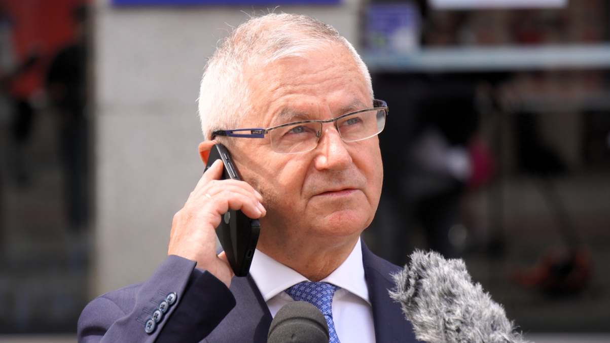 Fundacja Skalika i Brauna w tarapatach. Polityka za pieniądze z datków?