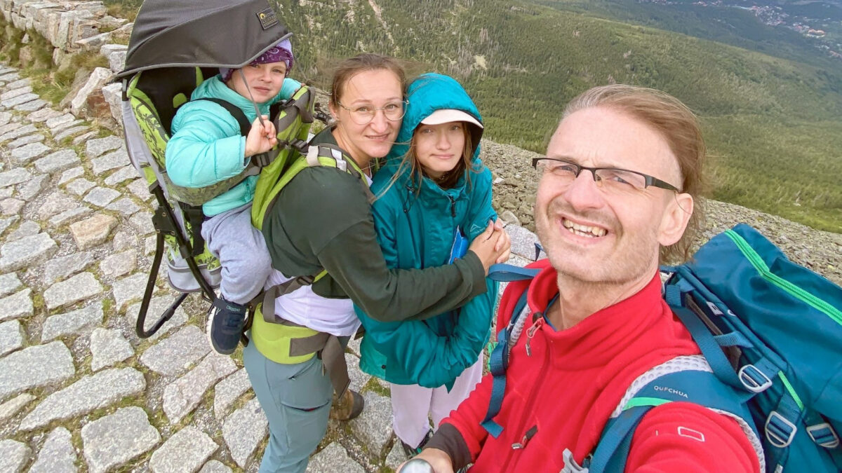Po chemii wsiadł na rower i zawstydził maruderów. Radny Jacek Kasprzyk o chorobie, empatii i korkach