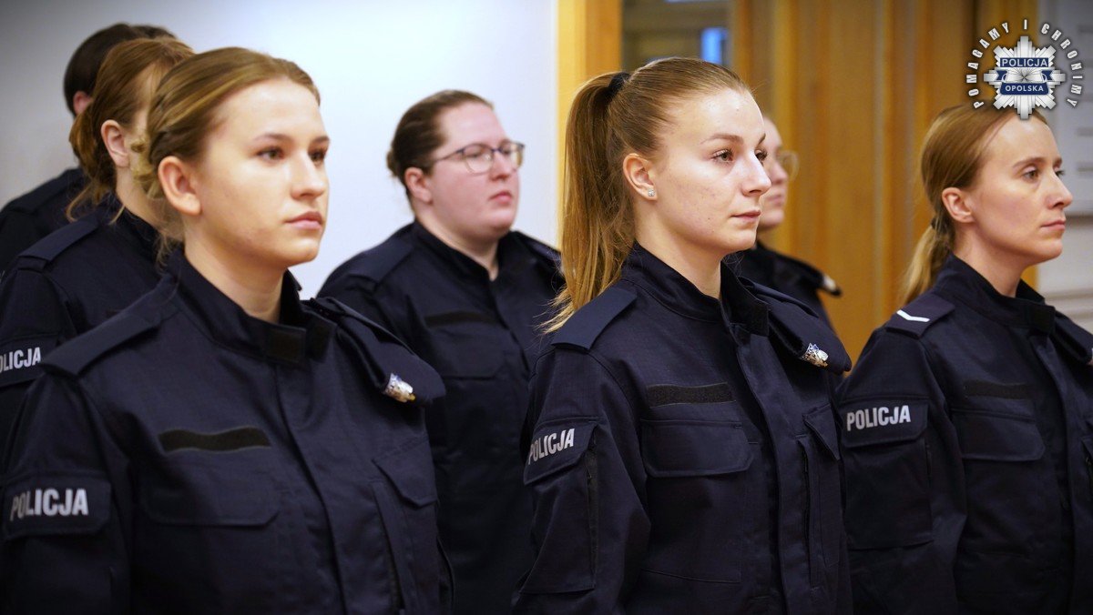 Nowi funkcjonariusze w opolskiej policji. Odeszło trzech oficerów