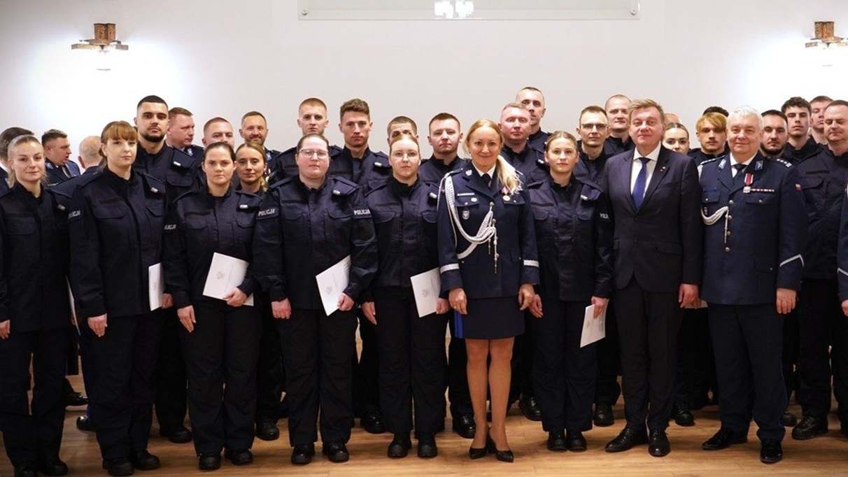 Nowi funkcjonariusze w opolskiej policji. Odeszło trzech oficerów
