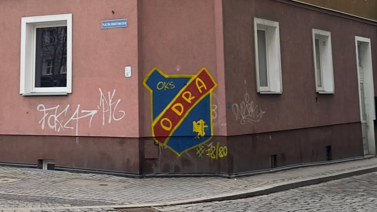 Kibice walczą o herby Odry Opole. Przypominają deklaracje miasta