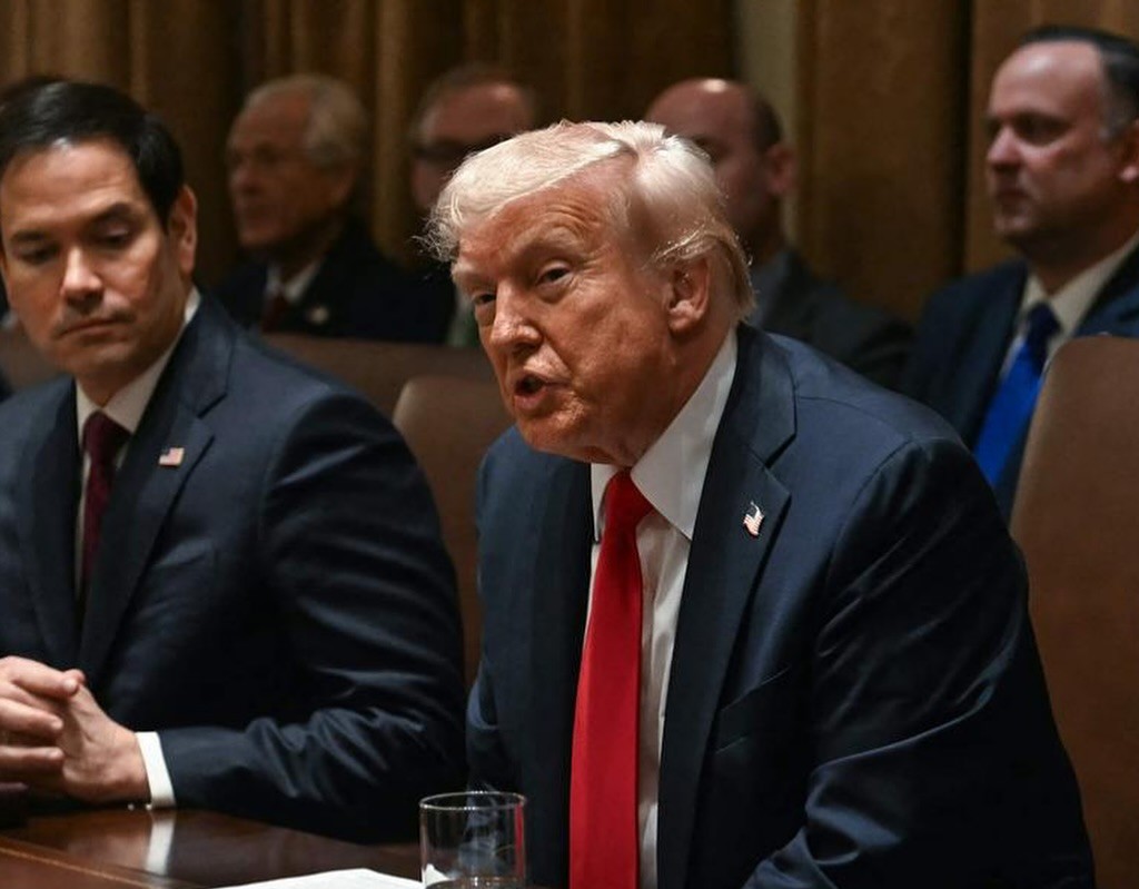 Trump to już „kulawa kaczka”. Nie opłaca się trwać przy nim do samego końca