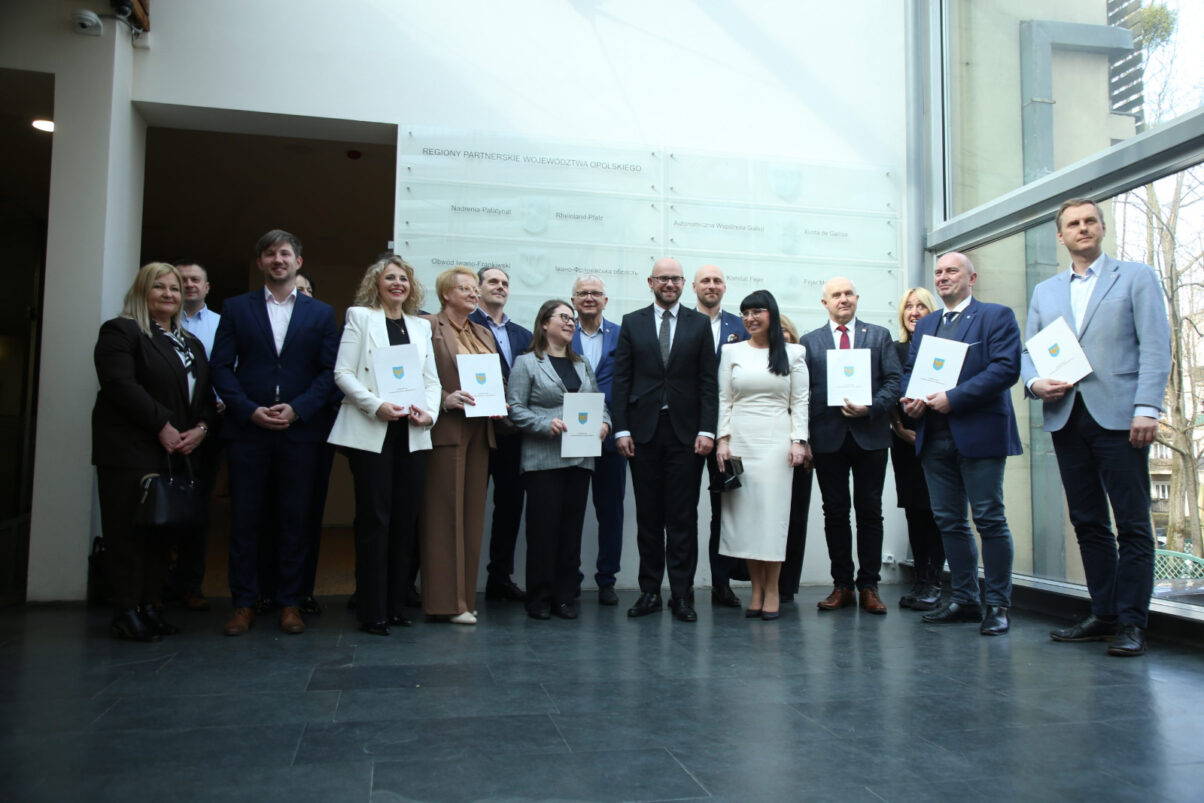 Kolejne inwestycje sportowe na Opolszczyźnie. Miliony złotych na nowe boiska i hale