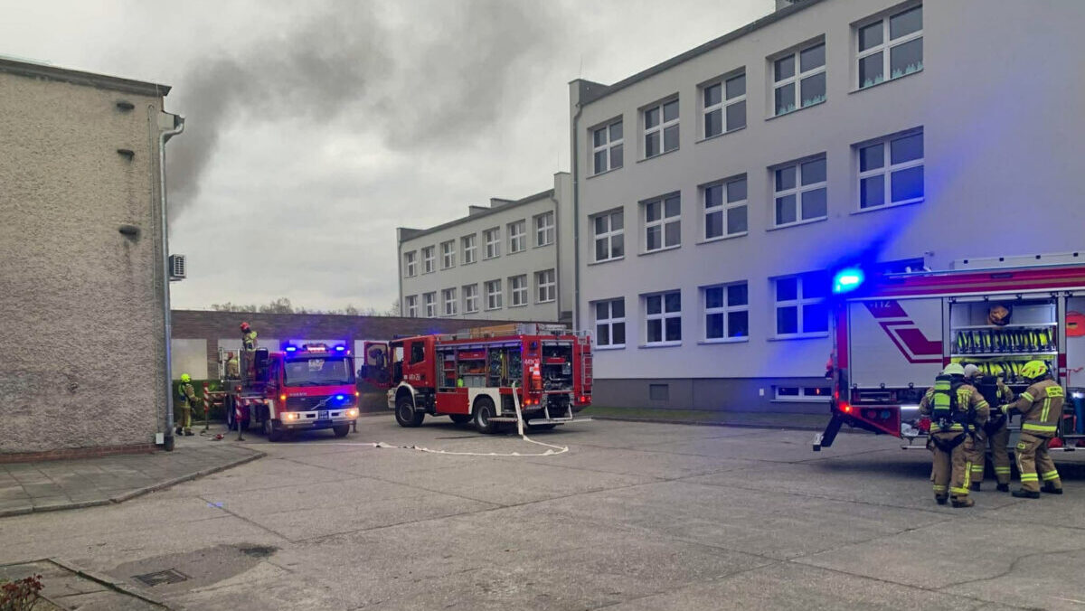 Pożar szkoły w Zdzieszowicach. Konieczna była ewakuacja dzieci