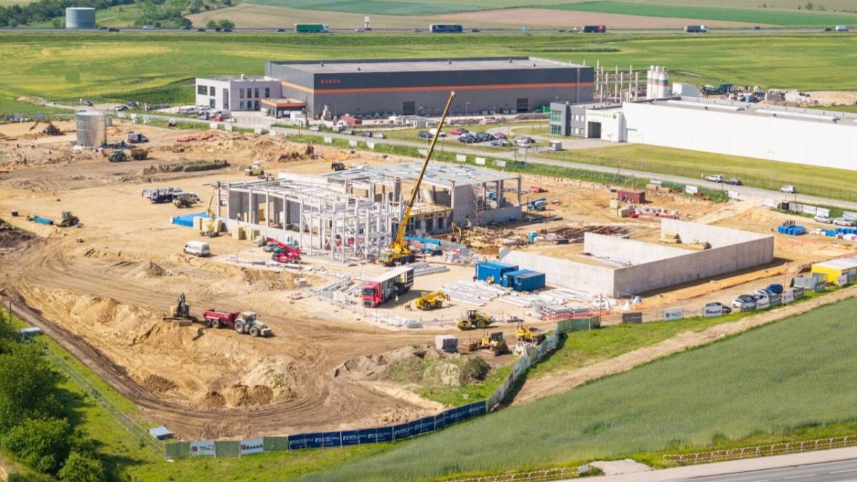 Fabryka zyskuje specjalną wieżę. Będą nowe miejsca pracy