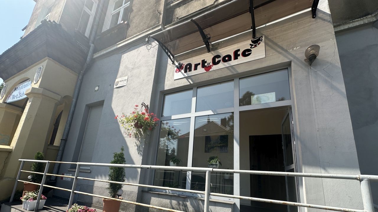 Nowa kawiarnia na Pasiece. „Mała czarna” w… grocie solnej