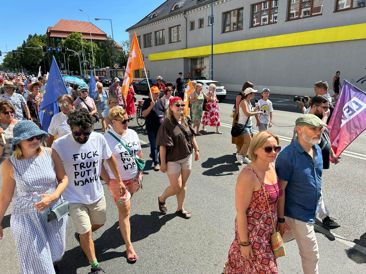 „Stop przemocy!” – przeszli ulicami Opola manifestując przeciwko agresji