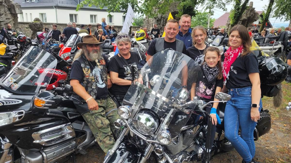 10 tysięcy motocykli na Górze św. Anny. „Mniej boją się wody święconej”