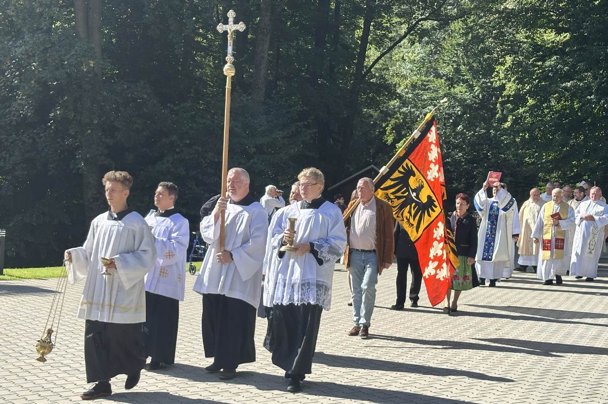 „Burzmy mury, budujmy mosty”. Wielkie spotkanie trzech narodów