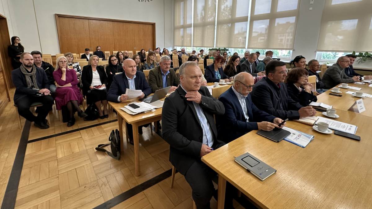 Emocje wokół planu łączenia szpitali. Pytania o los pracowników i pacjentów